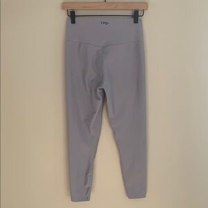 Abercrombie & Fitch YPB High Waisted Leggings Light Purple Size Medium